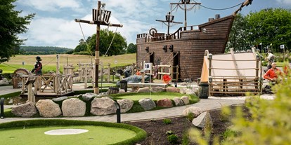 Ausflug mit Kindern - Sportanlage: Minigolfplatz - Großenaspe - Adventure Minigolf Hamburg "Pirate´s Island"