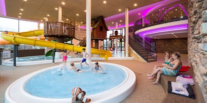 Ausflug mit Kindern - Ausflugsziel ist: ein Bad - Neuschönau - Babyurlaub im Familienhotel Schreinerhof