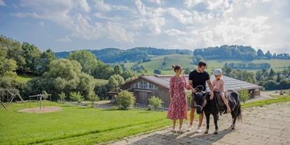 Ausflug mit Kindern - Themenschwerpunkt: Pferde - Deutschland - Familienhotel Schreinerhof mit Reitschule & Bauernhof 