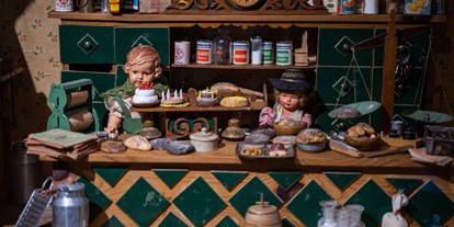 Ausflug mit Kindern - Sankt Leonhard (Grödig) - Bis zu 40 Puppenstuben finden Sie im Puppenstubenmuseum in Hintersee. - Puppenstubenmuseum Hintersee