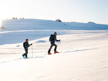 Ausflug mit Kindern - Alter der Kinder: 1 bis 2 Jahre - Sankt Leonhard (Grödig) - Winterwanderung im Schnee