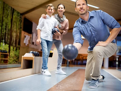 Trip with children - Ausflugsziel ist: eine Sportanlage - Frohnleiten - Kegelspaß mit der Familie in den JUFA Hotels