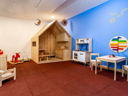 Ausflug mit Kindern - Gastronomie: Kindercafé - Enterwinkl - Indoor-Spielbereiche zum Toben in den JUFA Hotels