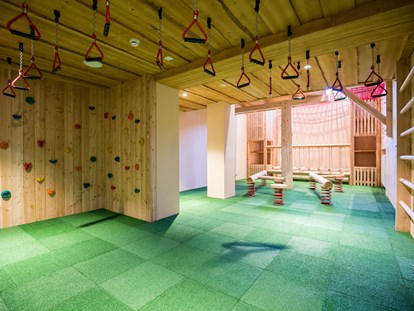 Ausflug mit Kindern - Alter der Kinder: über 10 Jahre - Schloßberg (Maria Alm am Steinernen Meer) - Indoor-Spielbereiche zum Toben in den JUFA Hotels