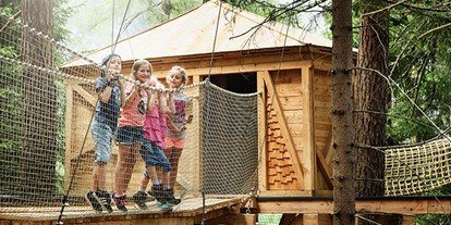 Ausflug mit Kindern - Umgebungsschwerpunkt: Wald - Baumhausweg - Spielen und Entdecken in luftiger Höhe!