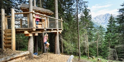 Ausflug mit Kindern - Alter der Kinder: 4 bis 6 Jahre - Sterzing - Baumhausweg - Spielen und Entdecken in luftiger Höhe!