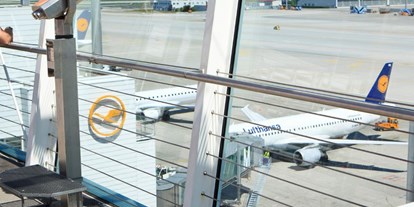Ausflug mit Kindern - Alter der Kinder: über 10 Jahre - PLZ 85521 (Deutschland) - Symbolbild für Ausflugsziel Flughafen München. Keine korrekte oder ähnlich Darstellung! - Flughafen München