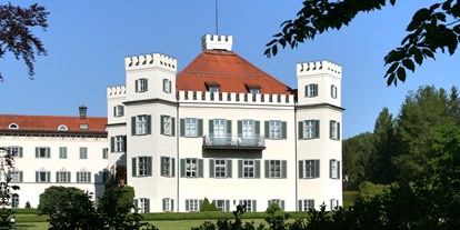 Ausflug mit Kindern - Preisniveau: günstig - Deutschland - Schloss Possenhofen am Starnberger See Ufer gelegen. Nicht zu besichtigen! - Kaiserin Elisabeth Museum