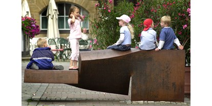 Ausflug mit Kindern - Kinderwagen: großteils geeignet - Feuchtwangen - Skulpturen überall in der Stadt - für Groß und Klein - Hohenzollernresidenz Ansbach