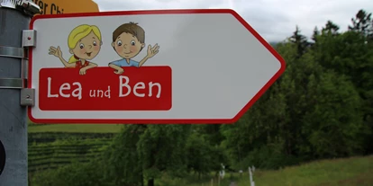 Trip with children - Niederlenz - Erlebnisweg "Lea und Ben bei den Mutterkühen" in Lenzburg (AG)