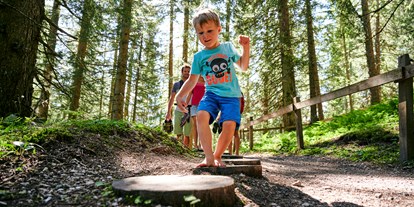 Ausflug mit Kindern - Ausflugsziel ist: ein Weg - Götzis - Barfuss-Weg