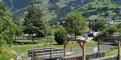Ausflug mit Kindern - Witterung: Schönwetter - PLZ 5602 (Österreich) - Der wunderschöne Ausblick auf die Rauriser Berge - Wasserspielplatz Summererpark