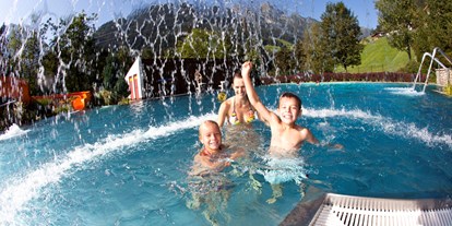 Ausflug mit Kindern - Themenschwerpunkt: Schwimmen - Mühlwald (Trentino-Südtirol) - © Archiv TVB Tux-Finkenberg
Bild: Freibad Kinder in Finkenberg - Schwimmbad Finkenberg