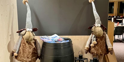 Trip with children - Witterung: Kälte - Zug-Stadt - Familienrestaurant Brunni-Lodge mit Kinderspielplatz und Indoor-Spielecke