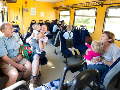 Trip with children - Fürstenfeld - Der Fahrgastraum des Zuges. - Gleichenberger Bahn
