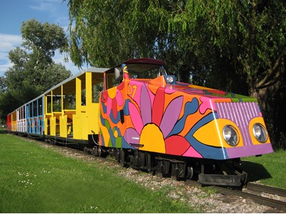 Ausflug mit Kindern - Ausflugsziel ist: eine Wanderung - Wien Hietzing - "Peace Train" der Donauparkbahn - Donauparkbahn