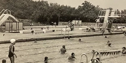 Viaggio con bambini - Parkmöglichkeiten - Pulkau - Das war das Freibad im Jahre 1968. Seit dem wurde es 2 mal renoviert und modernisiert  - Erlebnis-Freibad Eggenburg 