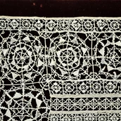 Destination - Nadelspitze für einen Spitzenkragen, um 1620. Solche Kleidungsstücke trugen hochadelige Frauen als Schmuck. - Textilmuseum – Sandtnerstiftung im Jesuitenkolleg