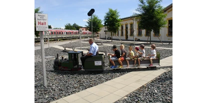 Ausflug mit Kindern - Kinderwagen: großteils geeignet - Sankt Leonhard (Grödig) - Parkeisenbahn  - Lokwelt Freilassing