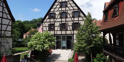 Ausflug mit Kindern - Witterung: Schönwetter - Neumarkt in der Oberpfalz - Innenhof und Museumsscheune - Deutsches Hirtenmuseum Hersbruck