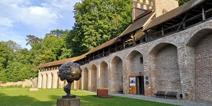 Ausflug mit Kindern - Witterung: Wind - Bayern - KOENIGmuseum - Skulpturenmuseum im Hofberg