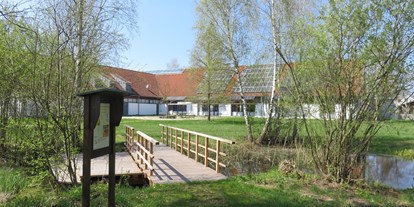 Ausflug mit Kindern - Parkmöglichkeiten - Holzheim (Landkreis Donau-Ries) - Umweltstation mit Erlebnispfad - Haus im Moos
