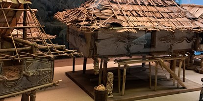 Ausflug mit Kindern - Nürnberg - Pfahlhausmodelle aus Papua Neuguinea  - Naturhistorisches Museum