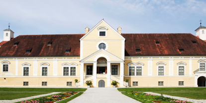 Ausflug mit Kindern - Ausflugsziel ist: ein Museum - Oberschleißheim - Altes Schloss Schleißheim – „Das Gottesjahr und seine Feste“ – Ökumenische Sammlung Gertrud Weinhold