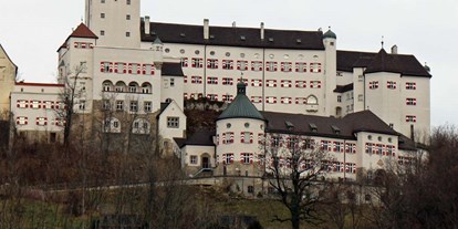 Ausflug mit Kindern - Alter der Kinder: 4 bis 6 Jahre - PLZ 6383 (Österreich) - Symbolbild für Ausflugsziel Prientalmuseum und Schloss Hohenaschau (Bayern). - Prientalmuseum und Schloss Hohenaschau