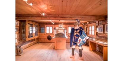 Ausflug mit Kindern - Kirchberg in Tirol - Museum Blaahaus Kiefersfelden
Raum Volkstheater - Museum im Blaahaus