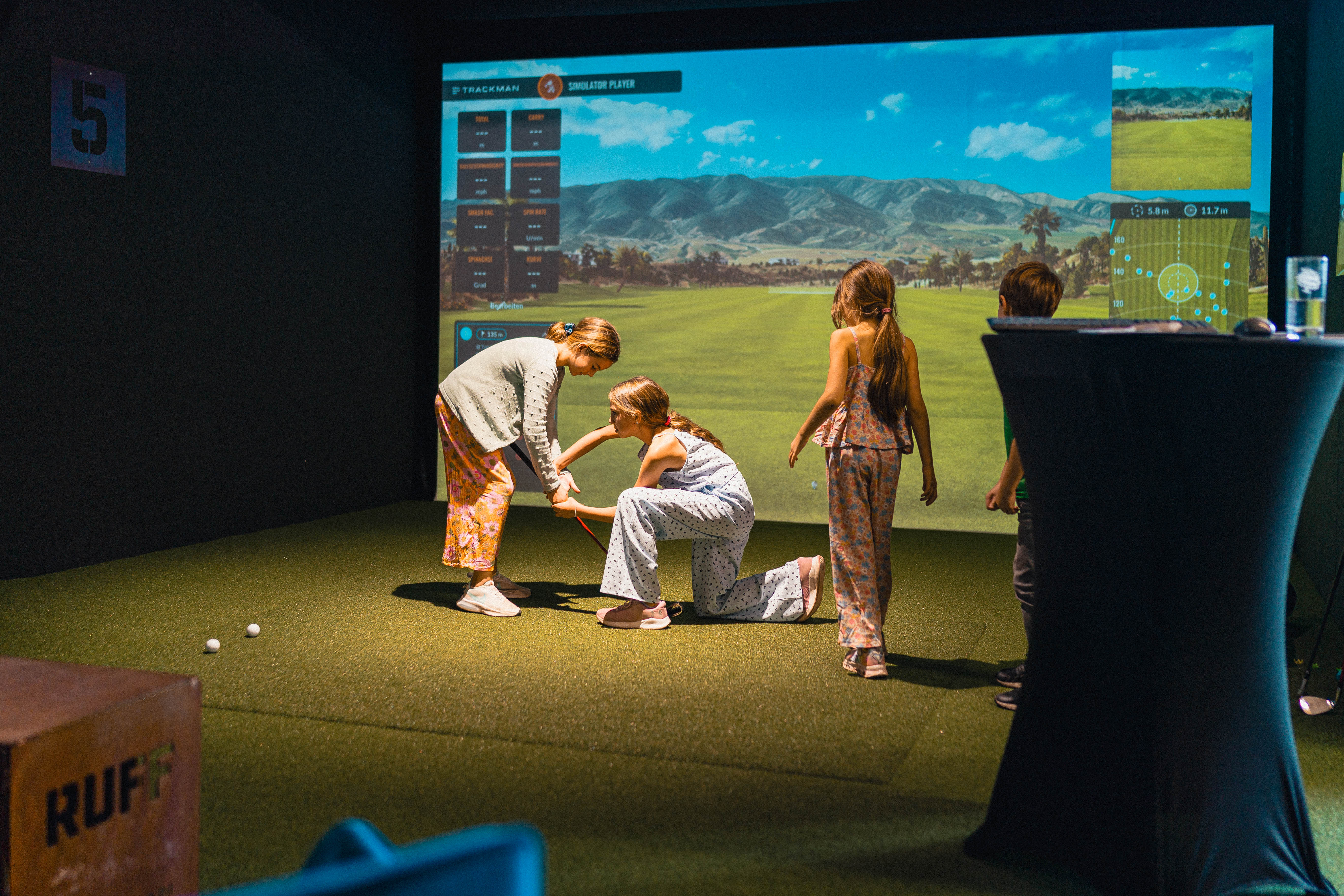 Destinazione dell'escursione - RUFF Indoor Golf - Die neue Freizeitaktivität