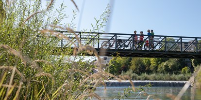 Ausflug mit Kindern - Landschaft: Flüsse - Steyrtalradweg_Steg bei Grünburg - Steyr und die Nationalpark Region