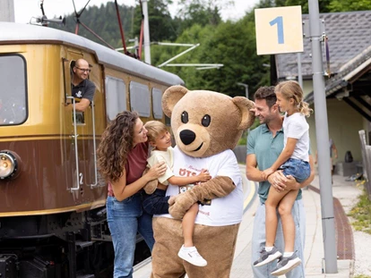 Trip with children - Ausflugsziel ist: ein Naturerlebnis - Weidlingbach - Erlebniszug Ötscherbär