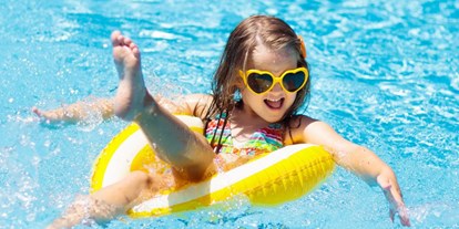 Ausflug mit Kindern - Dauer: halbtags - Fulpmes - Symbolbild für Ausflugsziel Schwimmbad Mutters. Keine korrekte oder ähnlich Darstellung! - Schwimmbad Mutters