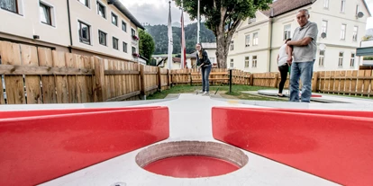 Ausflug mit Kindern - Umgebungsschwerpunkt: Stadt - Vorderkleinarl - Spannung am Minigolfplatz - Minigolfplatz Schladming
