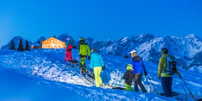 Ausflug mit Kindern - Winterausflugsziel - PLZ 8983 (Österreich) - Auch am Abend wird das Rodeln angeboten - Rodelspaß auf der Hochwurzen
