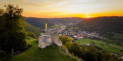 Ausflug mit Kindern - Themenschwerpunkt: Bewegung - Der Turm der Ruine Hiltenburg ist ein toller Aussichtspunkt über das Obere Filstal - Burgruine Hiltenburg