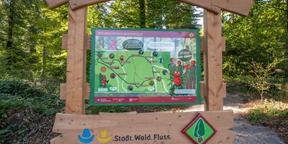 Ausflug mit Kindern - Parkmöglichkeiten - PLZ 79853 (Deutschland) - Erlebnispfad Eibenwald 