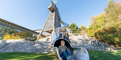 Ausflug mit Kindern - Freizeitpark: Vergnügungspark - Baden-Württemberg - Tannis Turmrutsche im Abenteuer Tanniland  - Spielscheune Unterkirnach 
