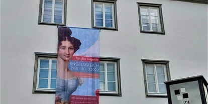 Ausflug mit Kindern - Themenschwerpunkt: Kunst - Baden-Württemberg - Aktuelle Ansicht Ausstellung Engelsgleich Fürstin Eugenie - Hohenzollerisches Landesmuseum im Alten Schloss