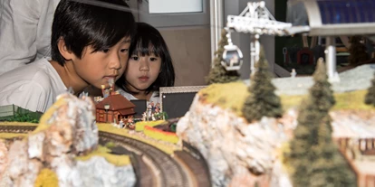 Trip with children - Kinderwagen: großteils geeignet - Miniaturwelt mit Sima's café 