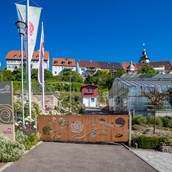 Ausflugsziel - Rosen- und Skulpturengarten Rosenfeld