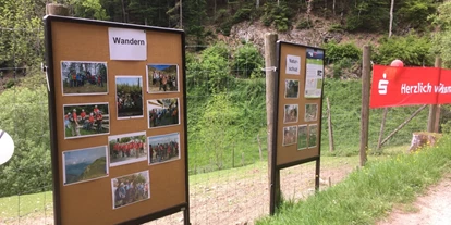 Ausflug mit Kindern - Ausflugsziel ist: eine Wanderung - Schallbach (Landkreis Lörrach) - Wildgehege in Zell im Wiesental, Ortsteil Schwarznau (Damwild, Rotwild, Schwarzwild),  - Wildgehege - Zell im Wiesental