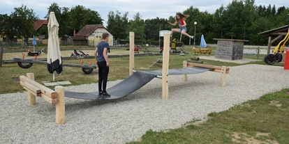 Ausflug mit Kindern - Freizeitpark: Erlebnispark - Niederösterreich - Gummi-Wackelbrücke - Kinderparadies Wirtshaus zur Minidampfbahn