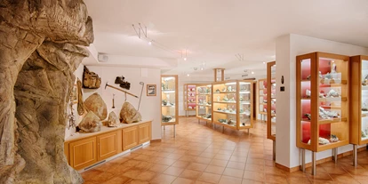 Ausflug mit Kindern - Ausflugsziel ist: ein Museum - Trentino-Südtirol - auf 300m² werden rund 1000 der besten Mineralien aus den Ostalpen zur schau gestellt. - Mineralienmuseum Kirchler