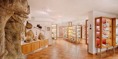 Ausflug mit Kindern - indoor - Pfalzen/Issing - auf 300m² werden rund 1000 der besten Mineralien aus den Ostalpen zur schau gestellt. - Mineralienmuseum Kirchler