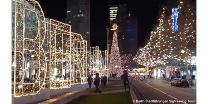 Ausflug mit Kindern - Ausflugsziel ist: ein Aussichtspunkt - Berliner Lichterfahrt im Advent  - Berlin Lichterfahrt mit Weihnachtsmarkt-Bummel
