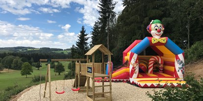 Ausflug mit Kindern - Witterung: Schönwetter - Atzersdorf - Große Hüpfburg, Wald-Rutschen, Kletterfelsen, Sandkasten uvm. - Böhmerwaldpark