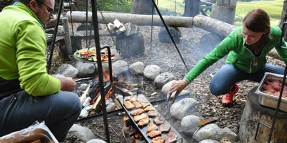 Ausflug mit Kindern - Dauer: mehrtägig - Oberösterreich - Grillen über dem Lagerfeuer - Abenteuer Management - Naturerlebnis pur