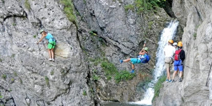 Trip with children - Ausflugsziel ist: ein Kletterpark - Upper Austria - Fels Hochseilgarten Hexenkessel - "Ein Eimer voll Adrenalin"